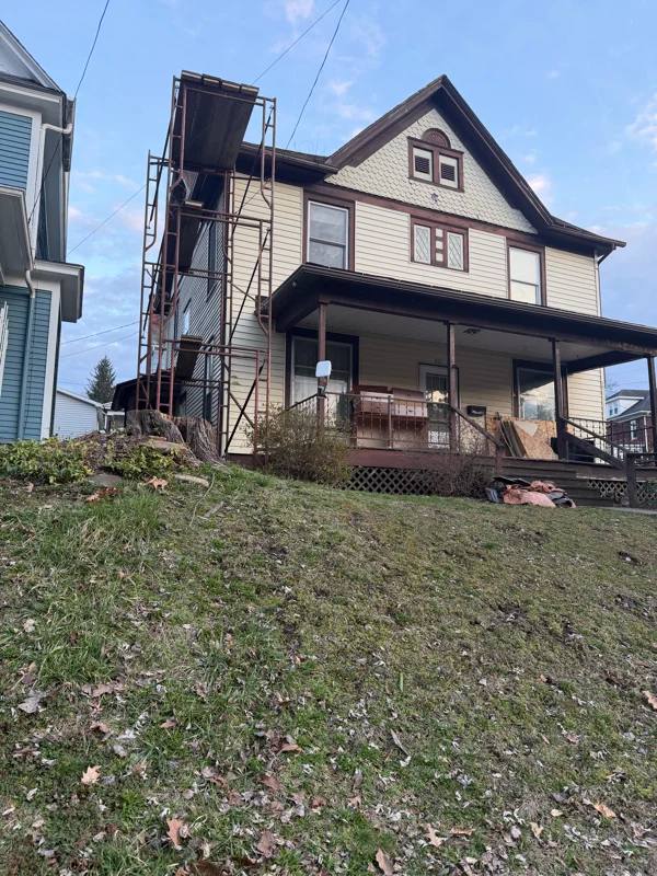 House for rent at 815 W 1st St, Oil City, PA 16301