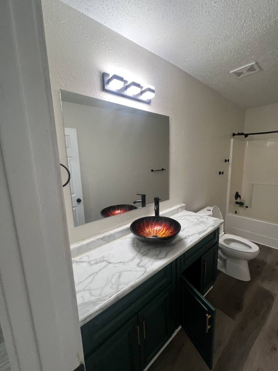 Townhouse for rent at 924 N Broadway Ave, Springfield, MO 65802