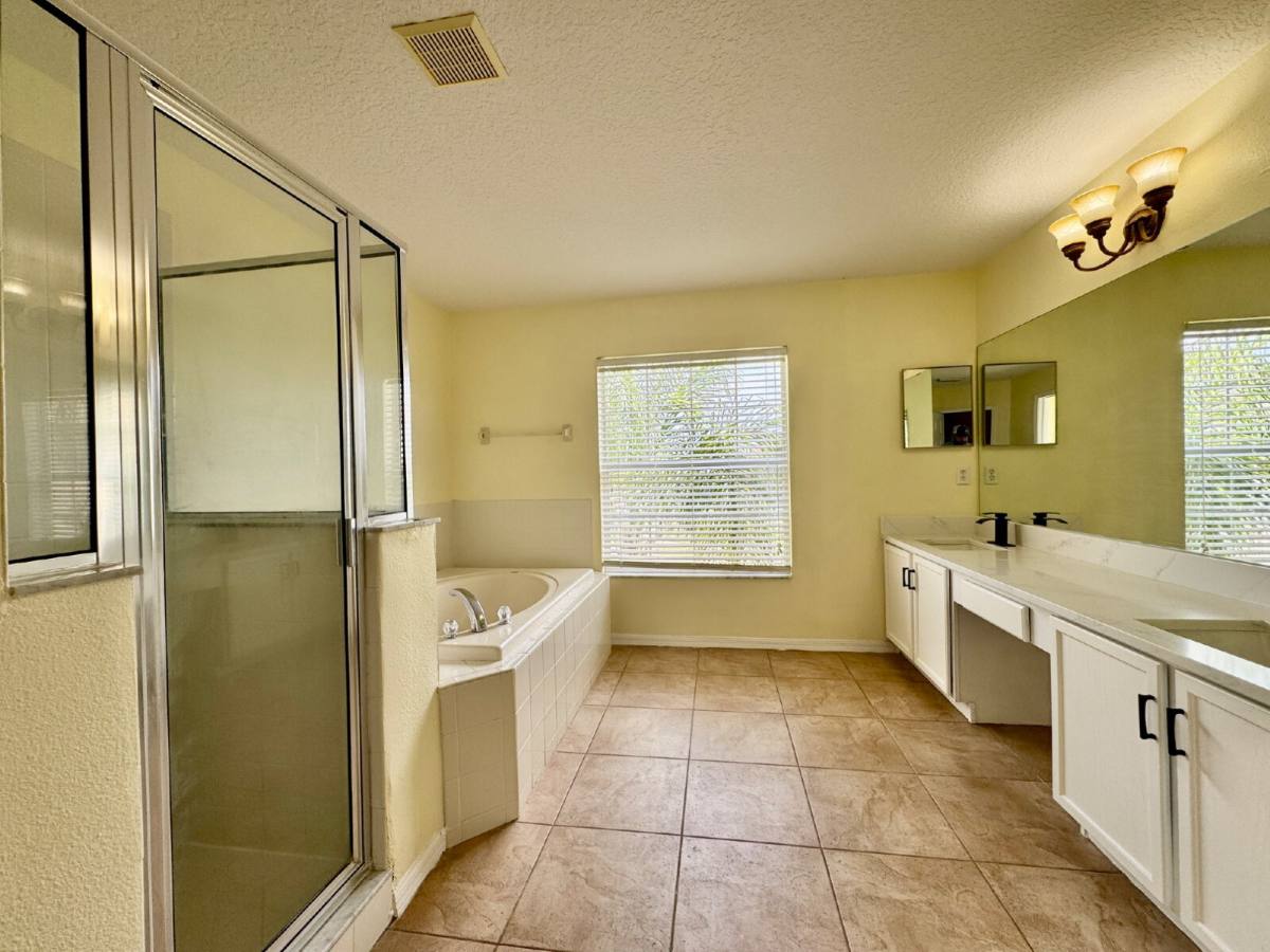 House for rent at 11106 Kempton Vista Dr, Riverview, FL 33579