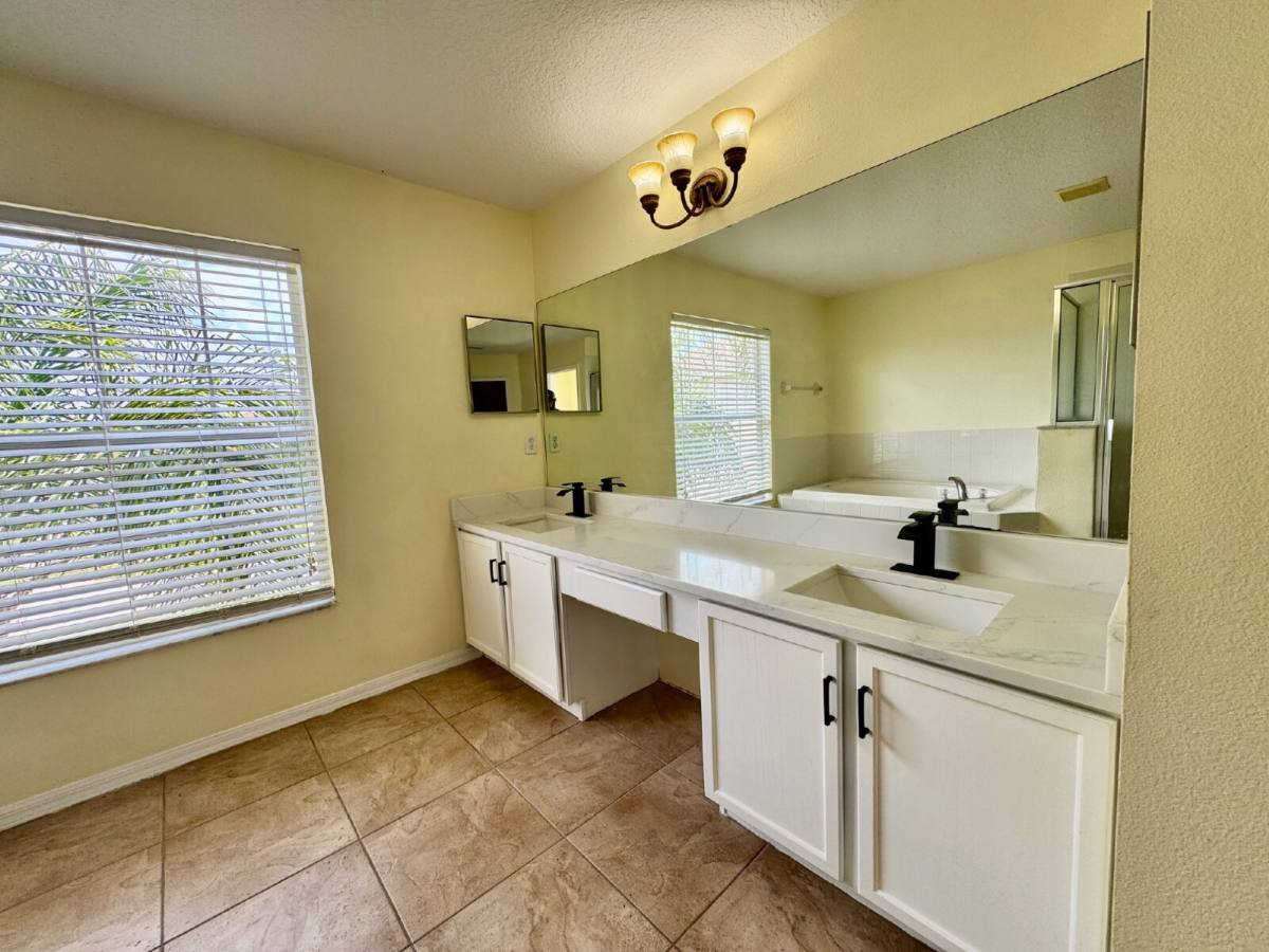 House for rent at 11106 Kempton Vista Dr, Riverview, FL 33579