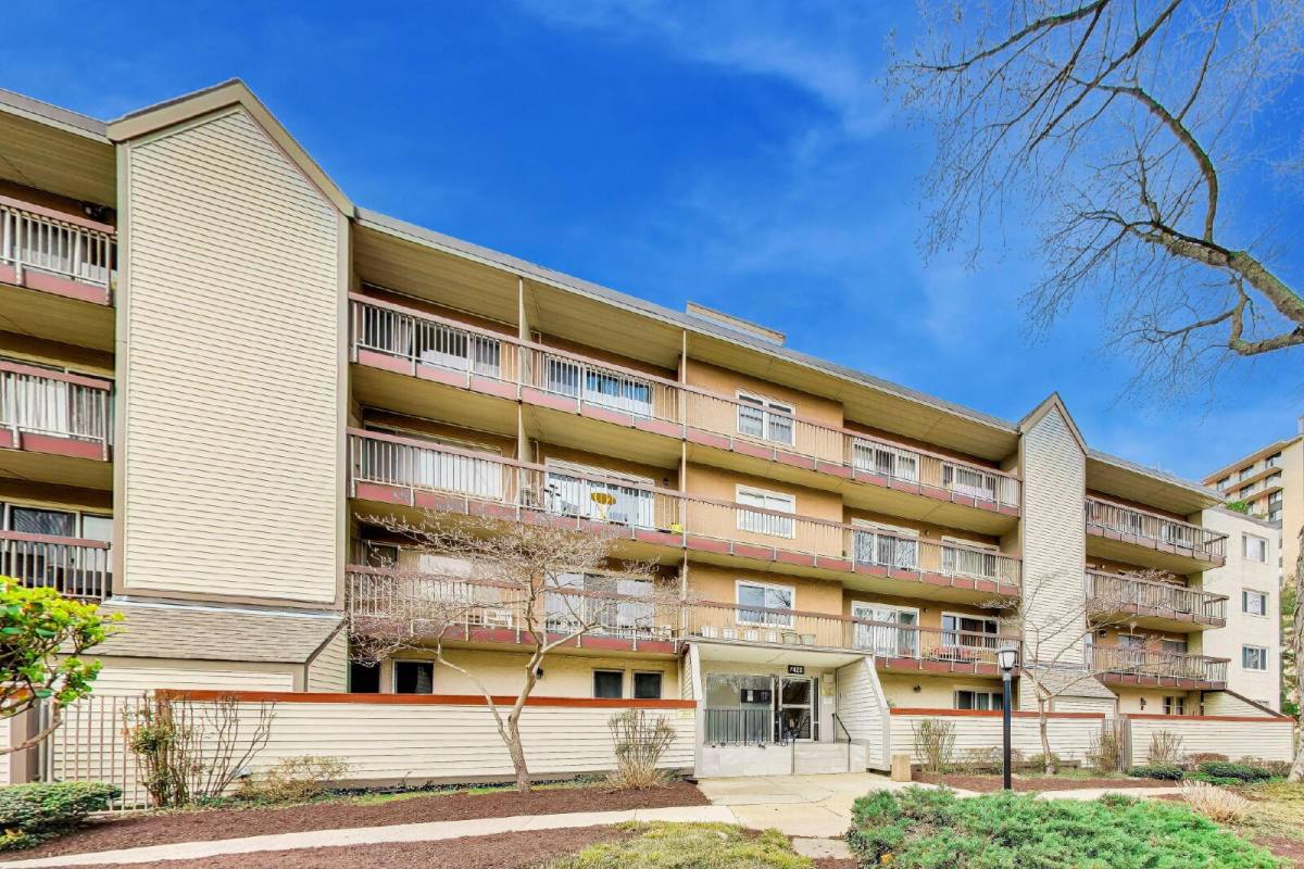 Condo for rent at 7420 Lakeview Dr #W205, Bethesda, MD 20817
