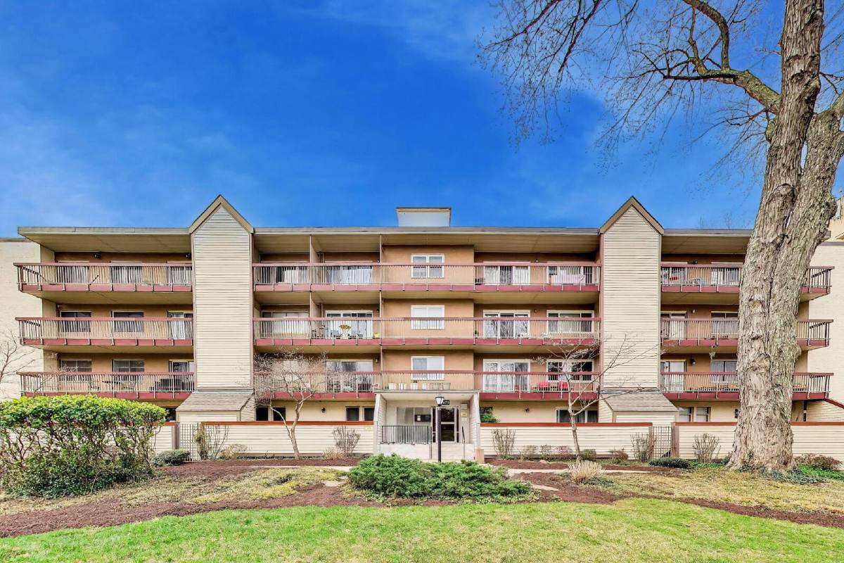 Condo for rent at 7420 Lakeview Dr #W205, Bethesda, MD 20817