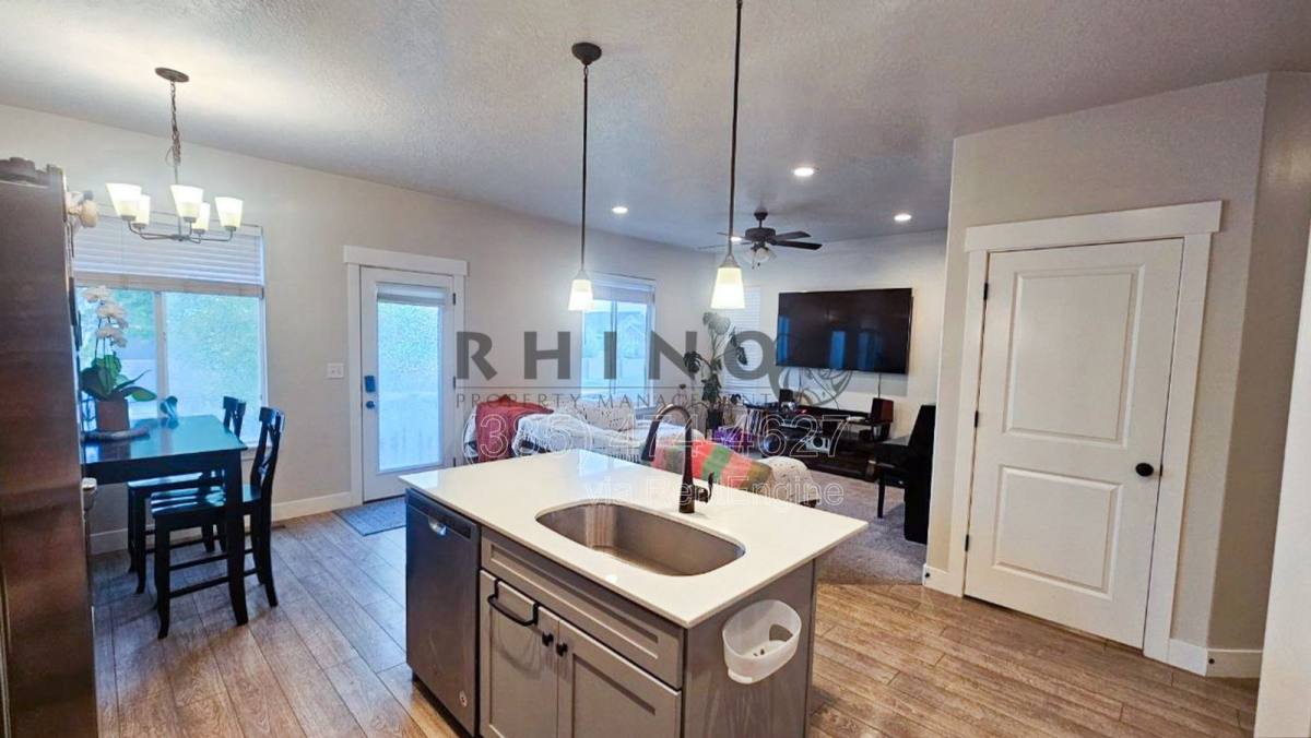 Townhouse for rent at 213 Whitewater Dr, Vineyard, UT 84059