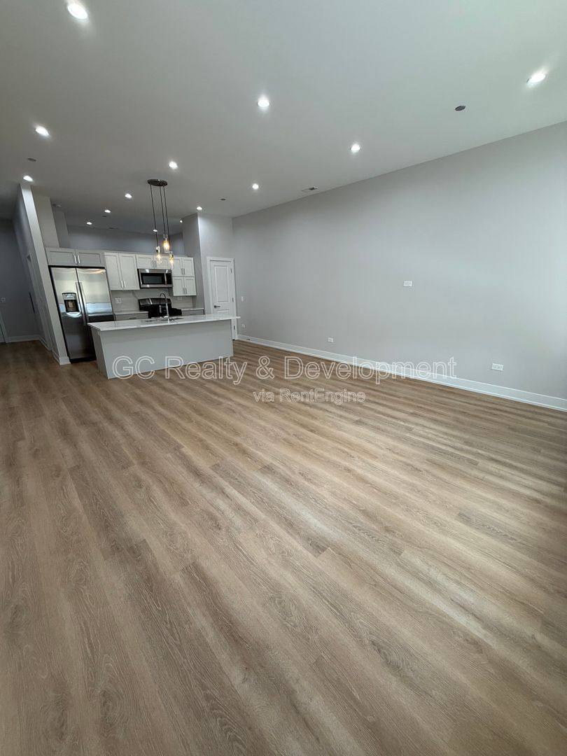Condo for rent at 5071 N NW Highway 102, Chicago, IL 60630