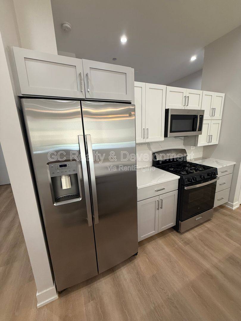 Condo for rent at 5071 N NW Highway 102, Chicago, IL 60630