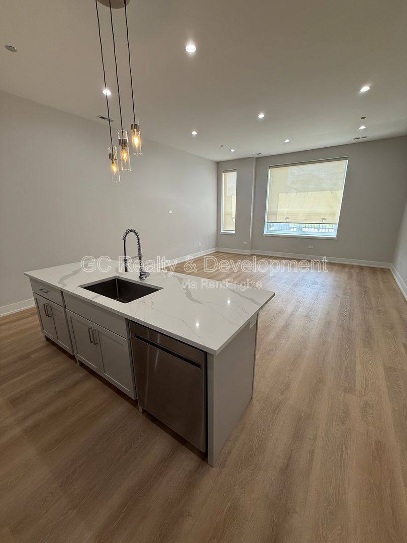 Condo for rent at 5071 N NW Highway 102, Chicago, IL 60630