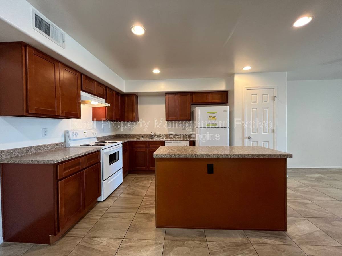 Apartment for rent at 10402 N 9th Ave #1, Phoenix, AZ 85021