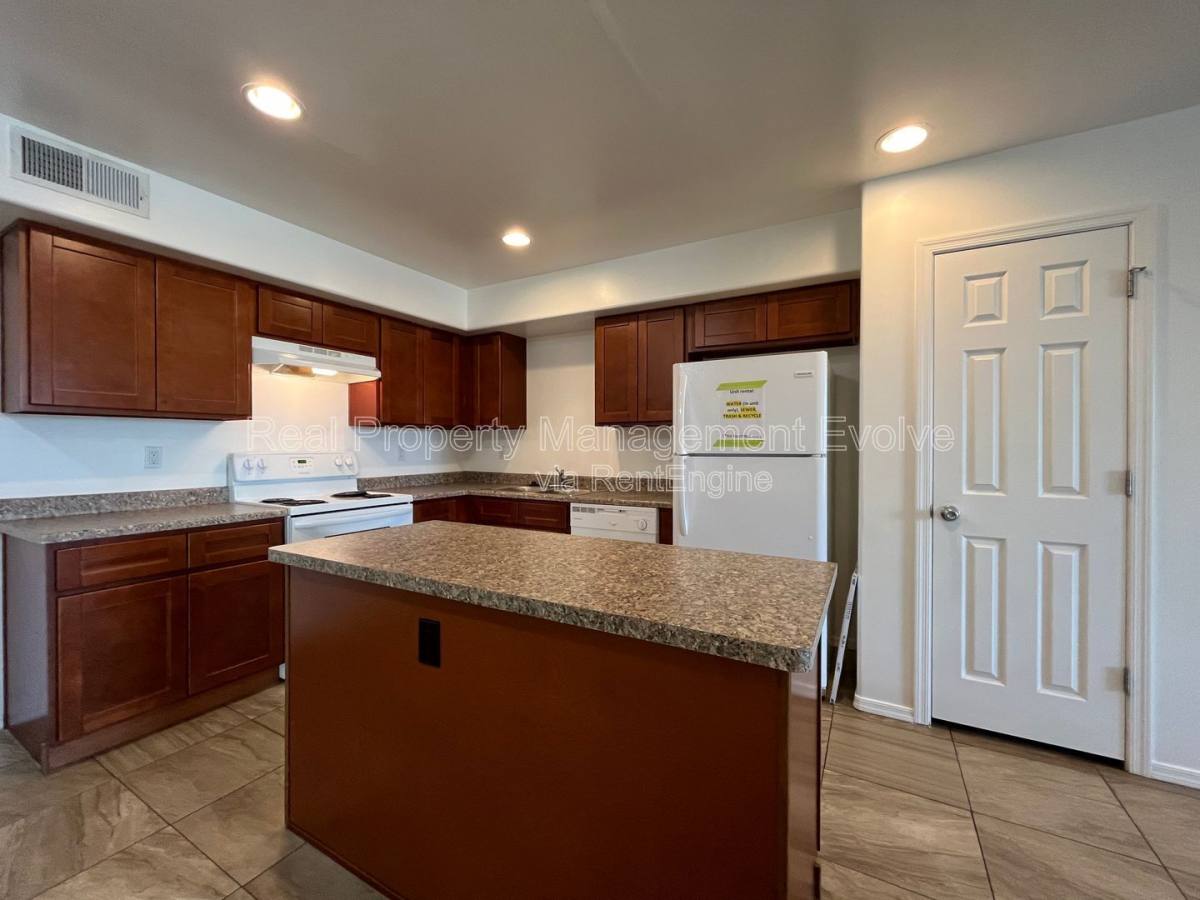 Apartment for rent at 10402 N 9th Ave #1, Phoenix, AZ 85021