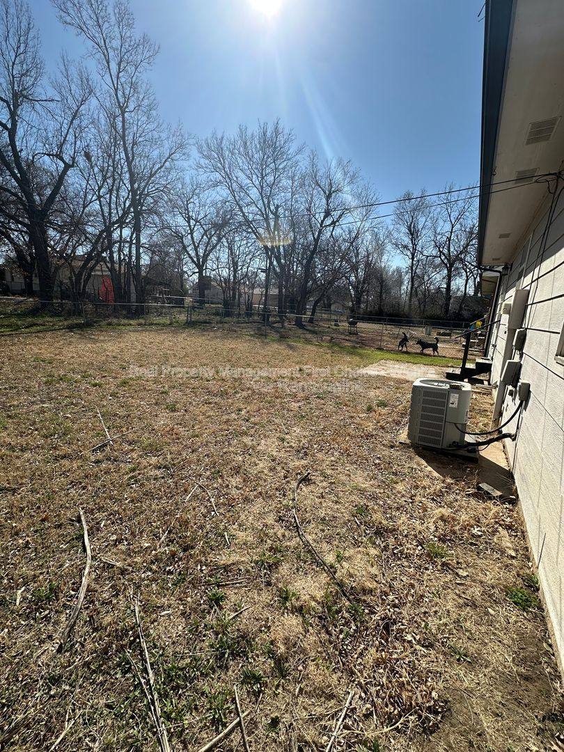 House for rent at 1450 N Green St, Wichita, KS 67214