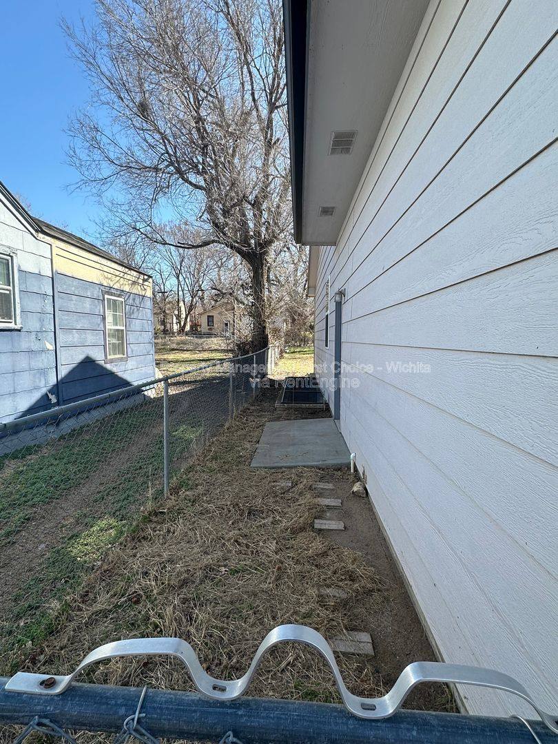 House for rent at 1450 N Green St, Wichita, KS 67214
