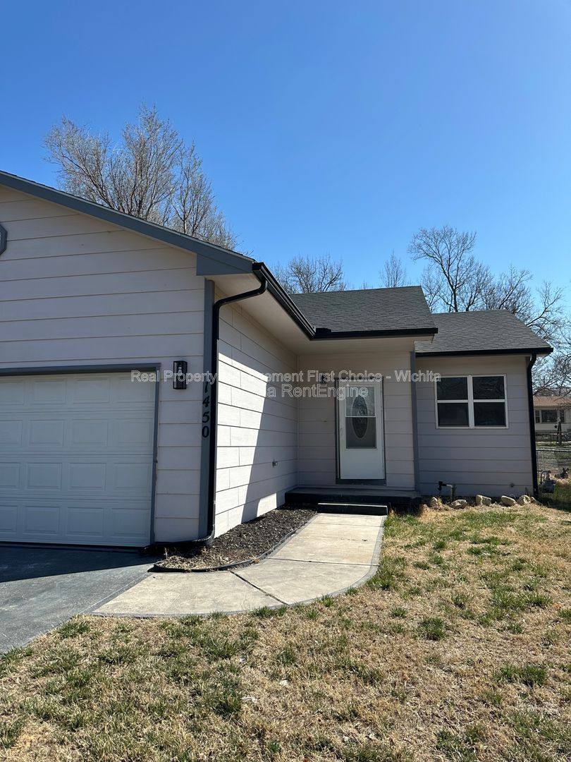 House for rent at 1450 N Green St, Wichita, KS 67214