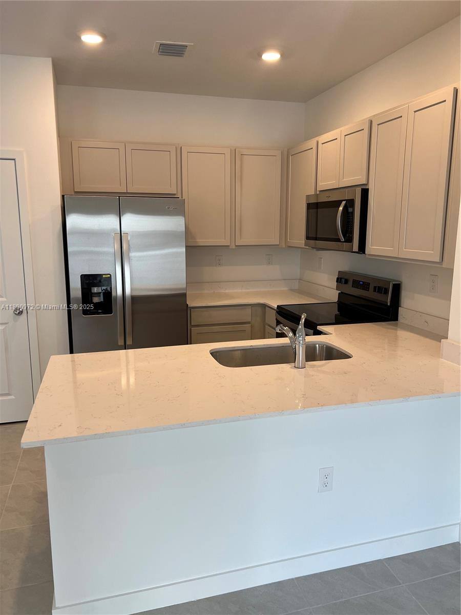 Townhouse for rent at 653 NW 6th St, Homestead, FL 33034