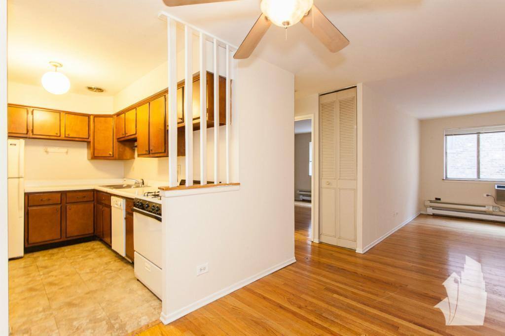 Apartment for rent at 660 W Wrightwood Ave #415, Chicago, IL 60614