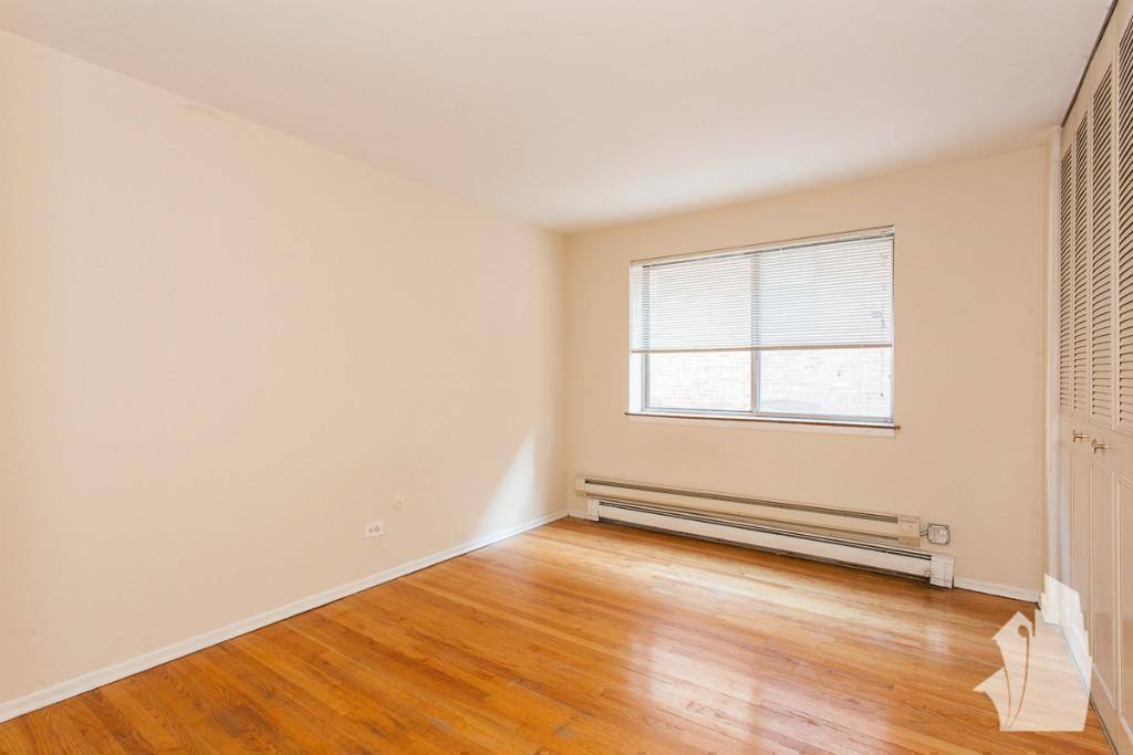 Apartment for rent at 660 W Wrightwood Ave #415, Chicago, IL 60614