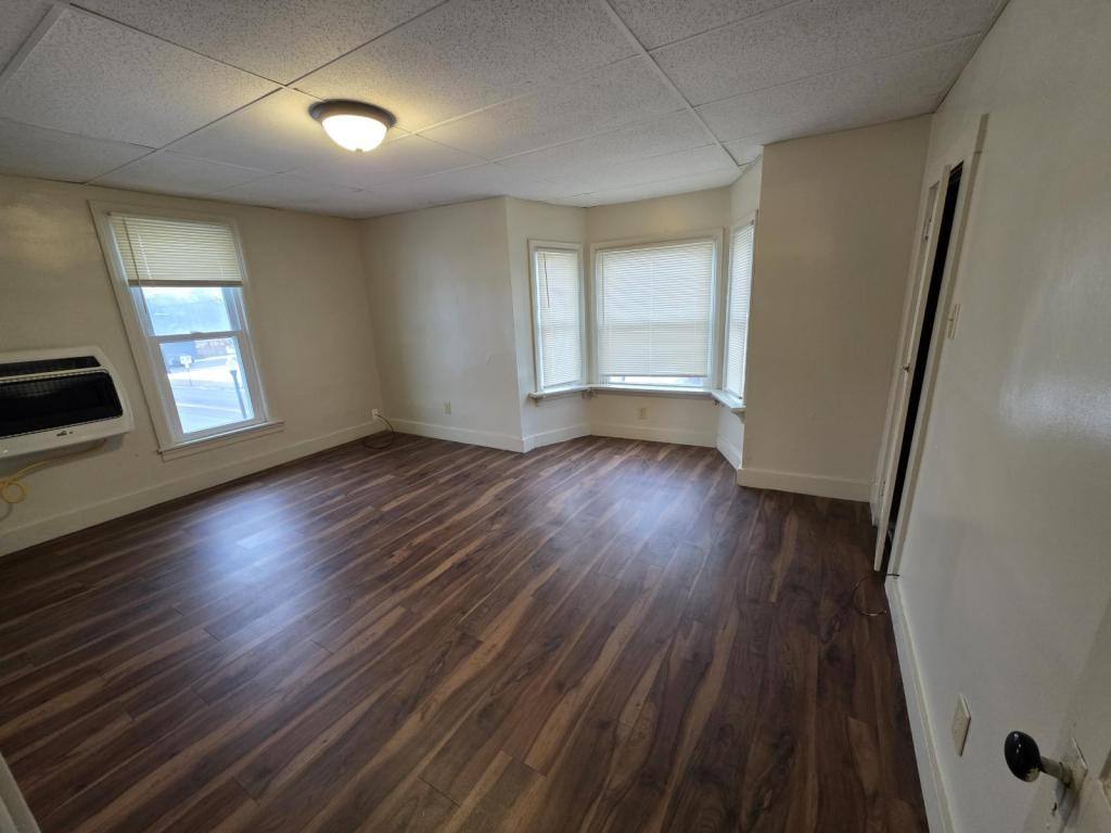Apartment for rent at 122 1 2 W Kibby St, Lima, OH 45804