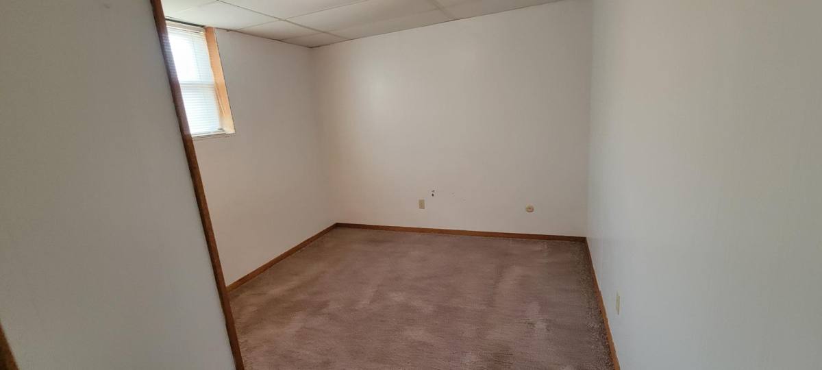Apartment for rent at 1011 Lincoln St #4, Vermillion, SD 57069