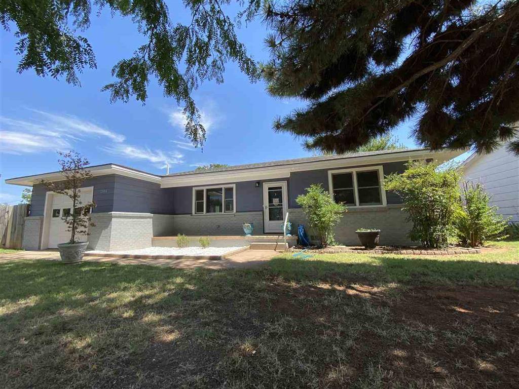 House for rent at 2104 3rd St, Woodward, OK 73801