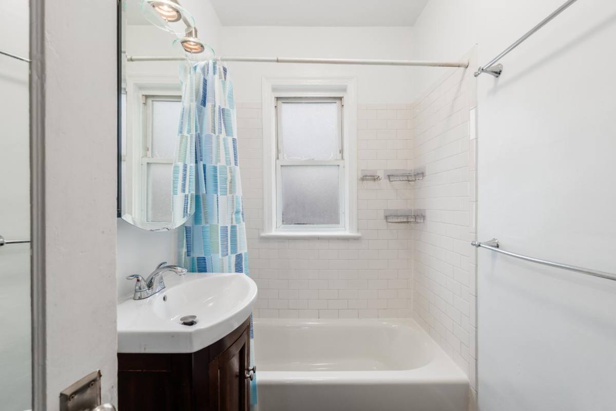 Apartment for rent at 1621 F St NE #3, Washington, DC 20002