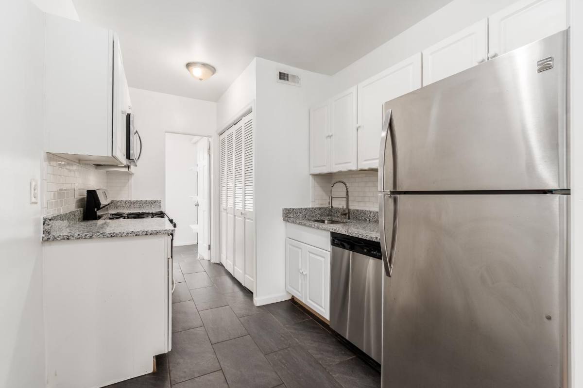 Apartment for rent at 1621 F St NE #3, Washington, DC 20002