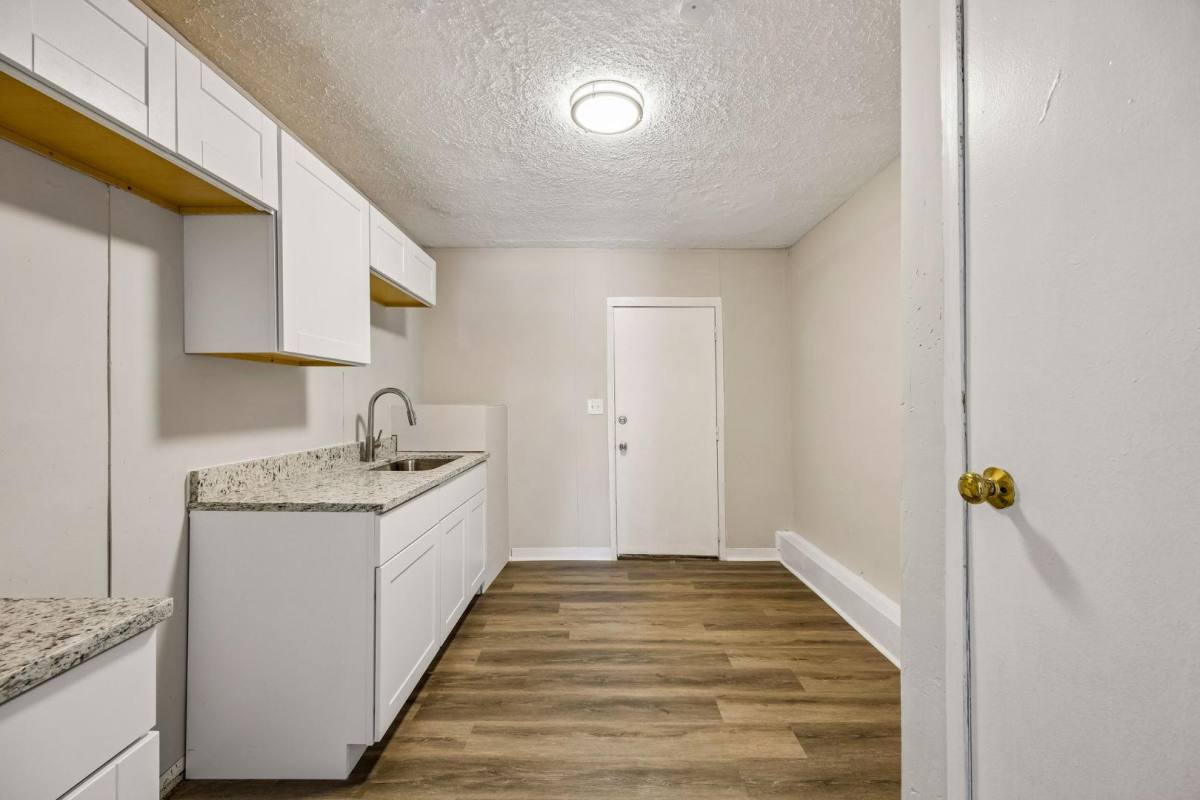 Apartment for rent at 1629 E 9th St, Jacksonville, FL 32206
