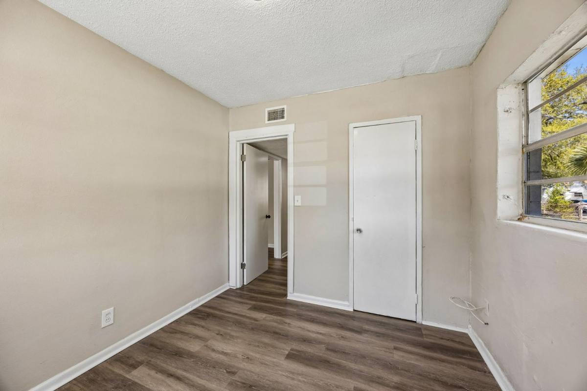 Apartment for rent at 1629 E 9th St, Jacksonville, FL 32206