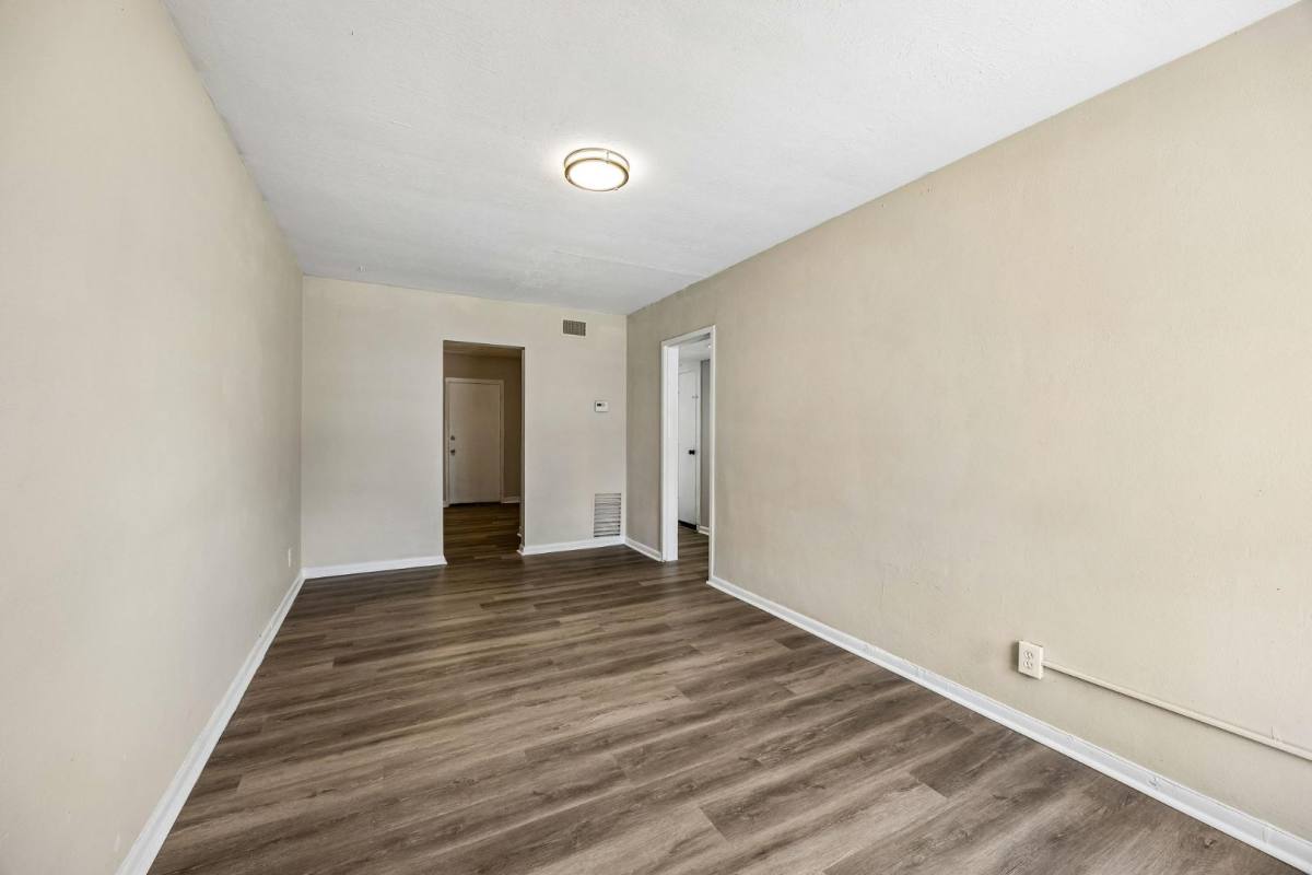 Apartment for rent at 1629 E 9th St, Jacksonville, FL 32206