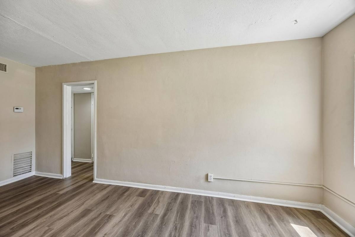 Apartment for rent at 1629 E 9th St, Jacksonville, FL 32206