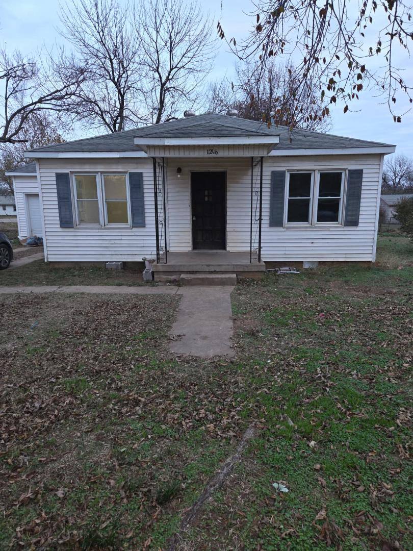 House for rent at 1216 N 6th St, Perry, OK 73077