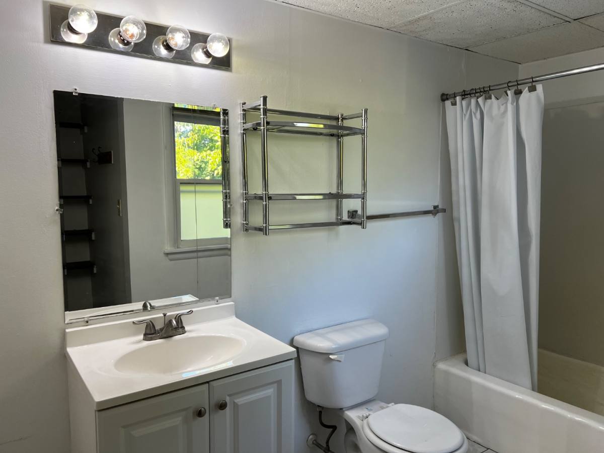 Apartment for rent at 222 Douglas Ave #6, Kalamazoo, MI 49007