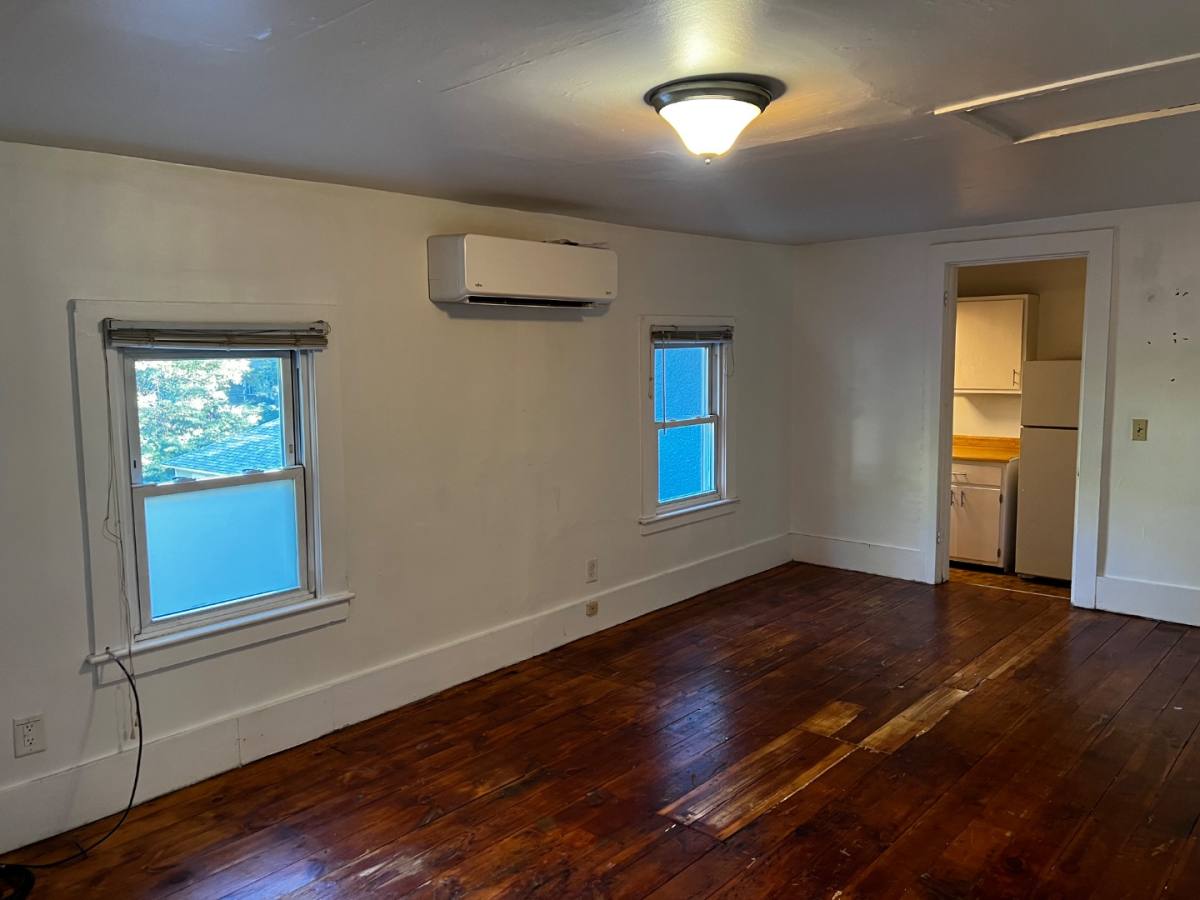 Apartment for rent at 222 Douglas Ave #6, Kalamazoo, MI 49007
