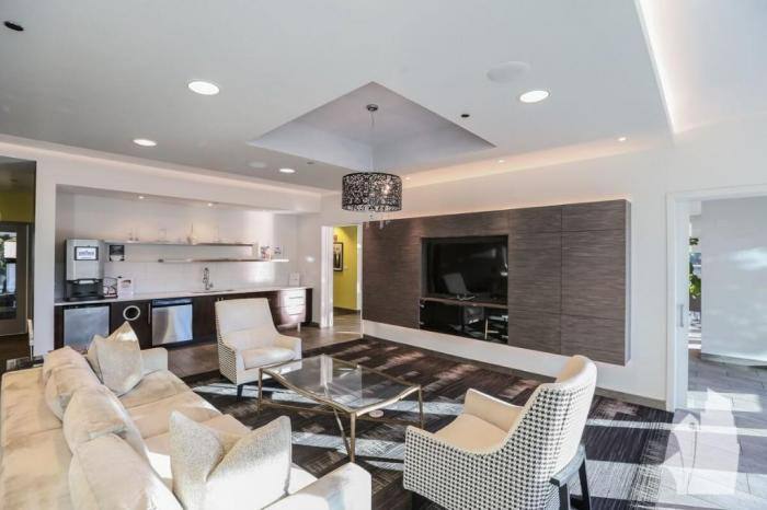 Apartment for rent at 3740 N Halsted St #802, Chicago, IL 60613
