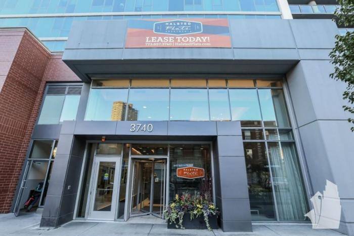 Apartment for rent at 3740 N Halsted St #802, Chicago, IL 60613