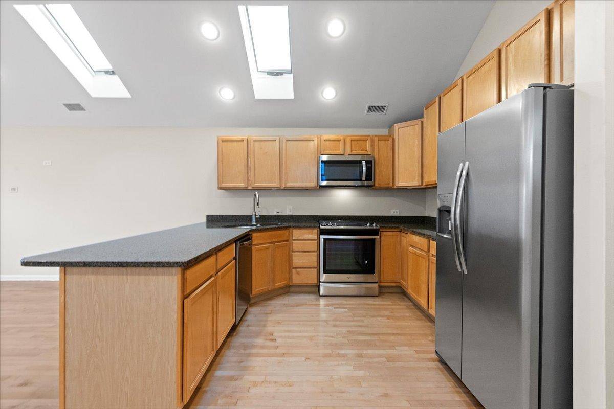 Apartment for rent at 456 N Green St #2, Chicago, IL 60642