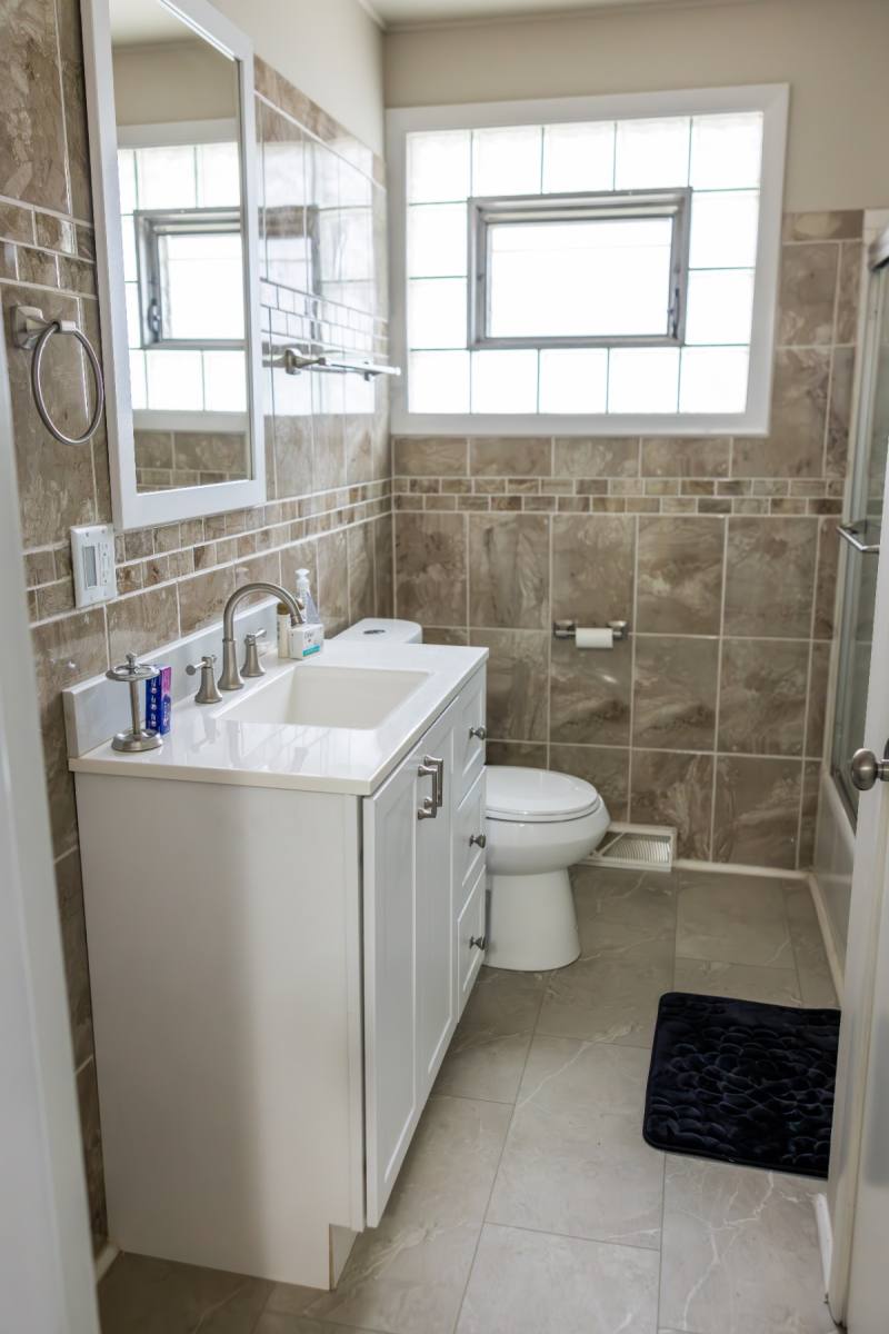 House for rent at 10934 Oxford Ave, Chicago Ridge, IL 60415