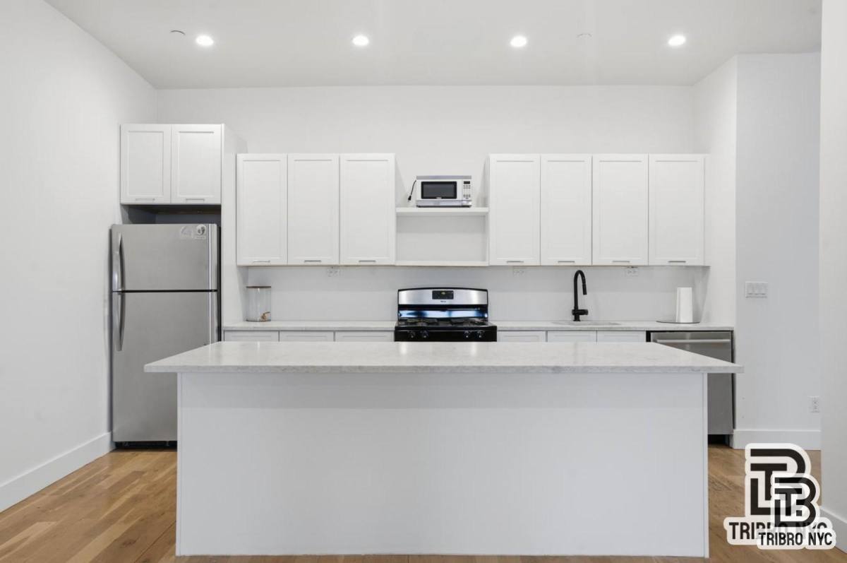 Apartment for rent at 496 Broadway #4, Brooklyn, NY 11211