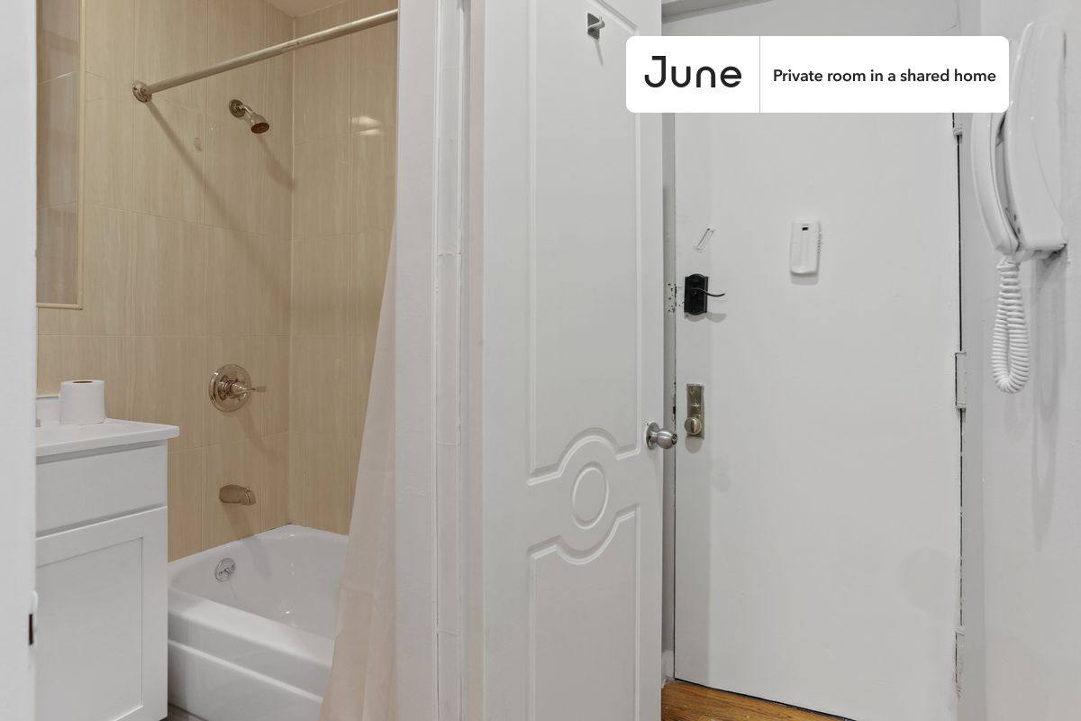Apartment for rent at 214 W 109th St, New York, NY 10025