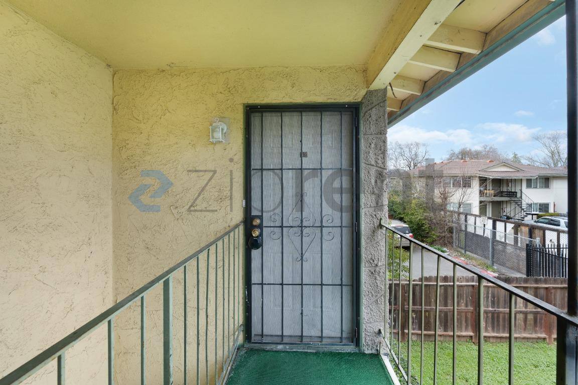 Apartment for rent at 4561 Ashcroft Ave #52, Sacramento, CA 95841