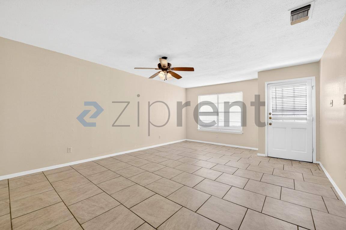 House for rent at 3225 Crites St #102, Fort Worth, TX 76118