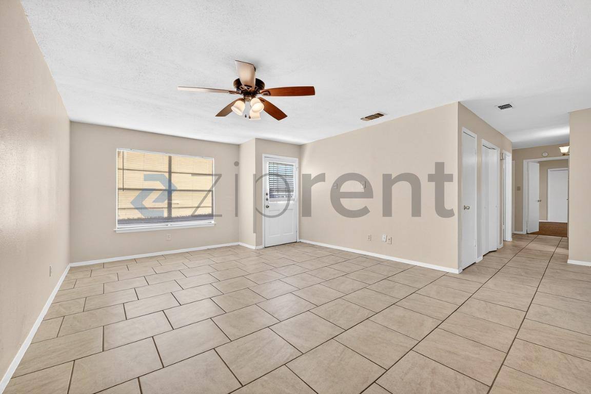 House for rent at 3225 Crites St #102, Fort Worth, TX 76118