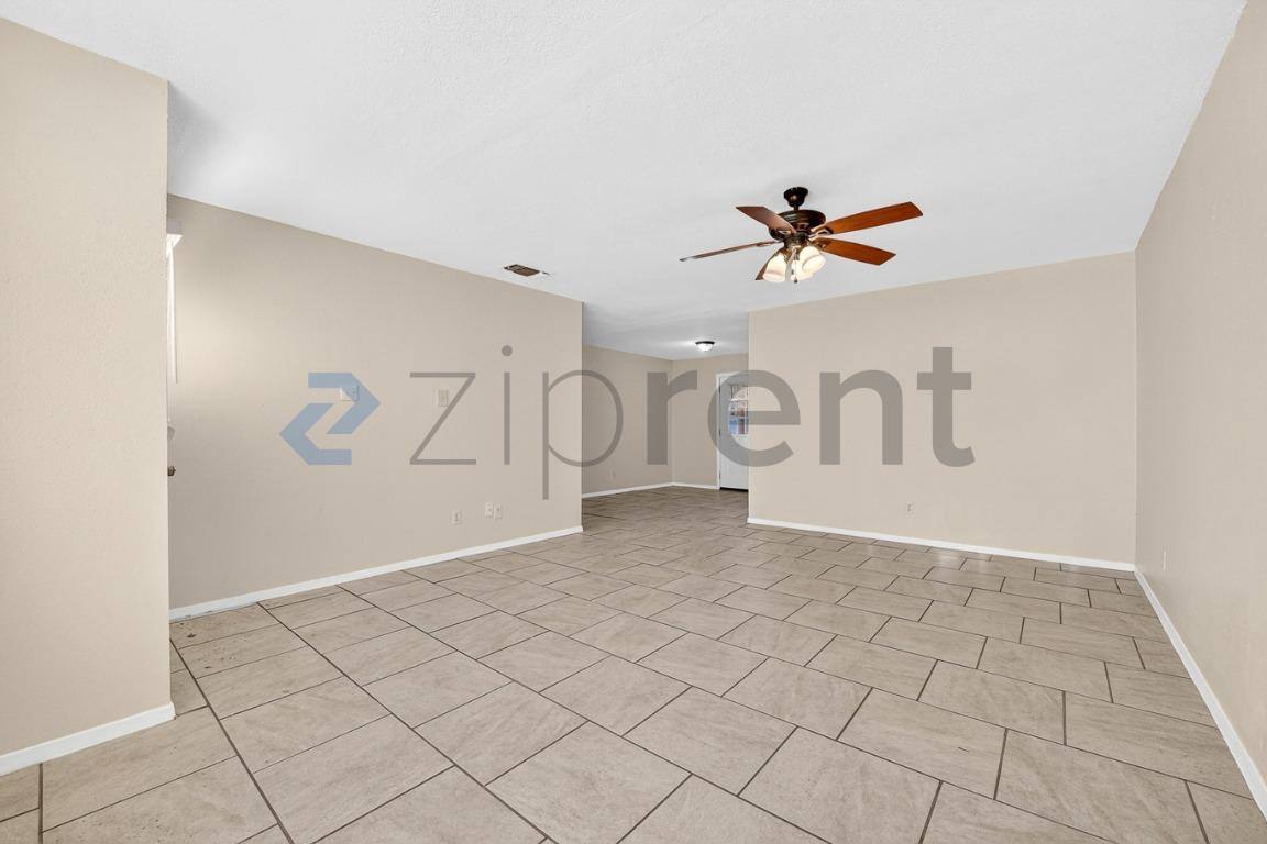 House for rent at 3225 Crites St #102, Fort Worth, TX 76118