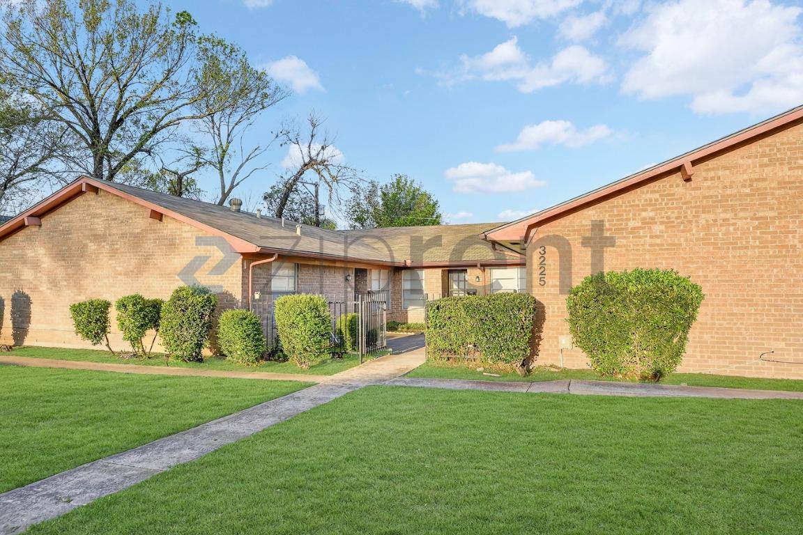 House for rent at 3225 Crites St #102, Fort Worth, TX 76118