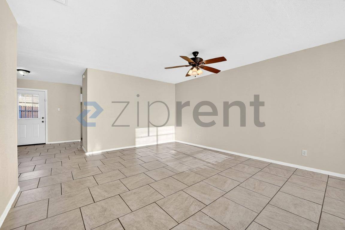 House for rent at 3225 Crites St #102, Fort Worth, TX 76118