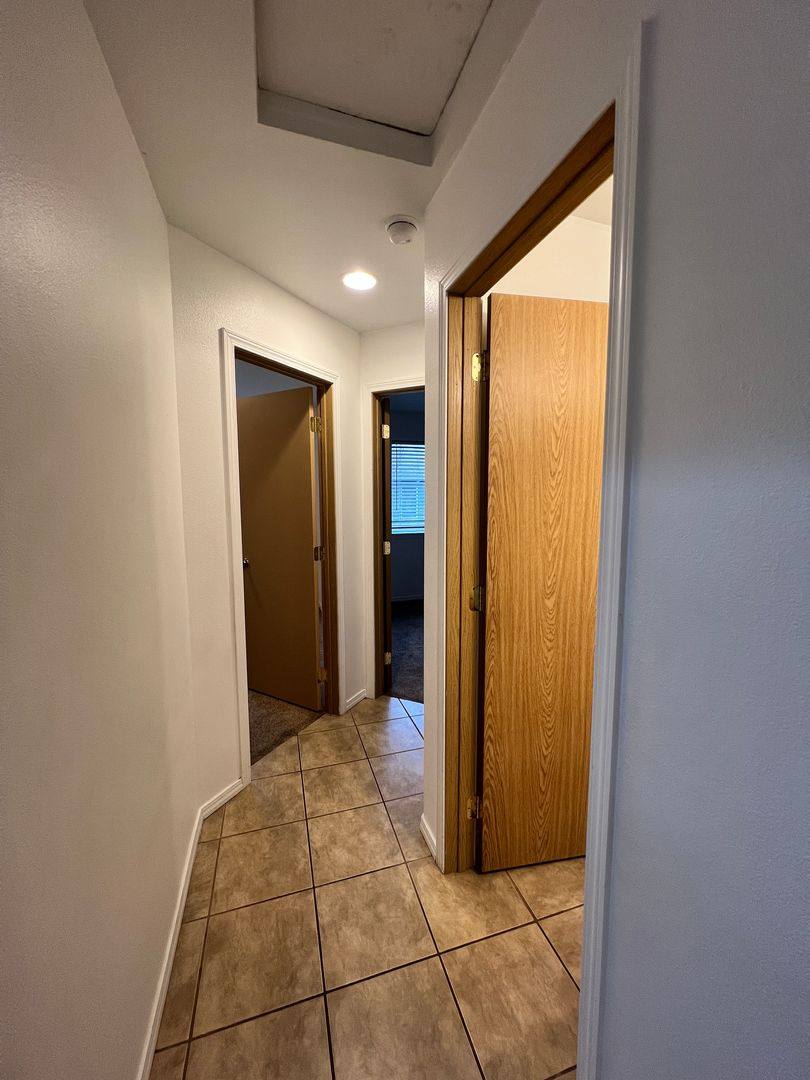 Townhouse for rent at 1620 W Lee St, Moses Lake, WA 98837