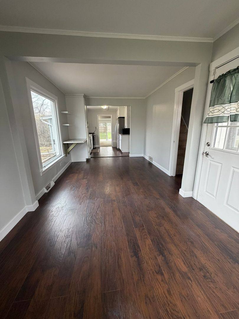 House for rent at 2209 Douglas Ave, Des Plaines, IL 60018