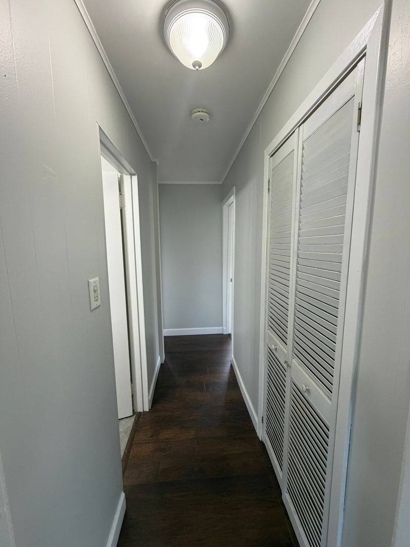 House for rent at 2209 Douglas Ave, Des Plaines, IL 60018