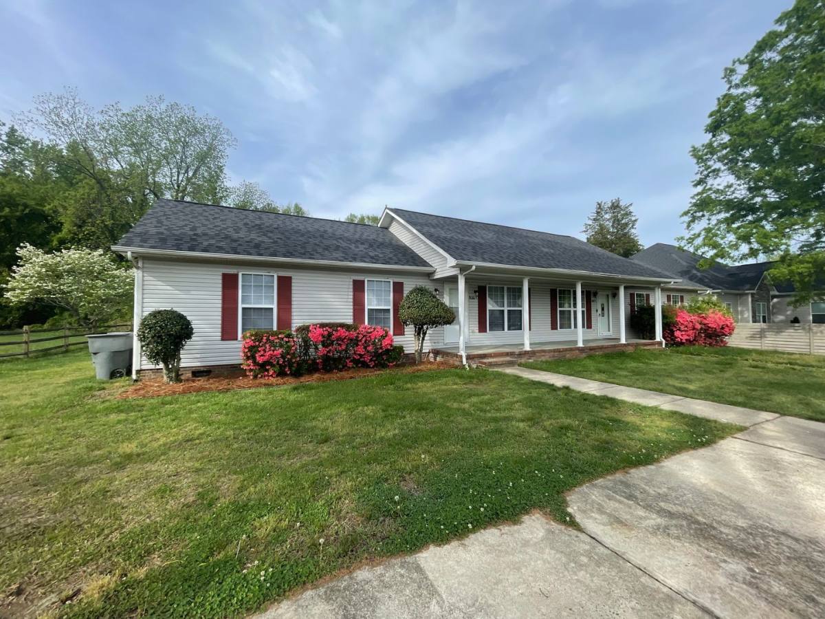 Apartment for rent at 935 Tom Sadler Rd, Charlotte, NC 28214