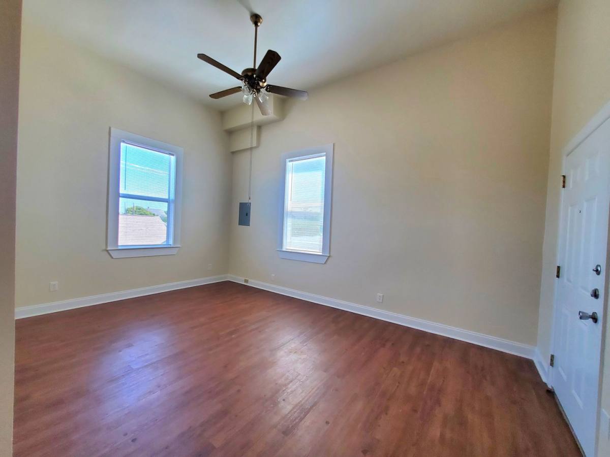 Apartment for rent at 2609 Ave L, Galveston, TX 77550
