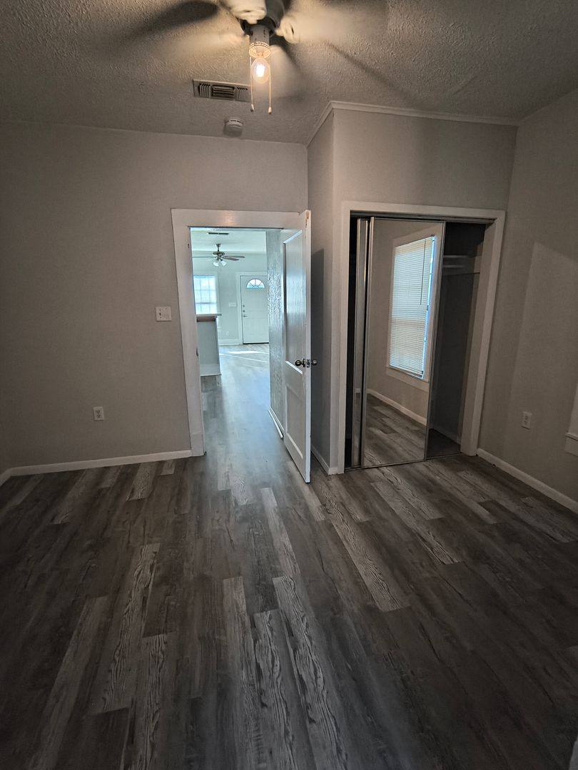 Apartment for rent at 401 Main, Brownwood, TX 76801