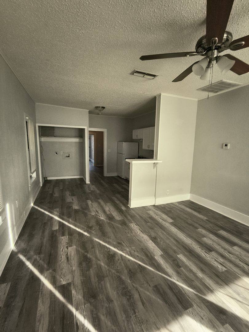 Apartment for rent at 401 Main, Brownwood, TX 76801