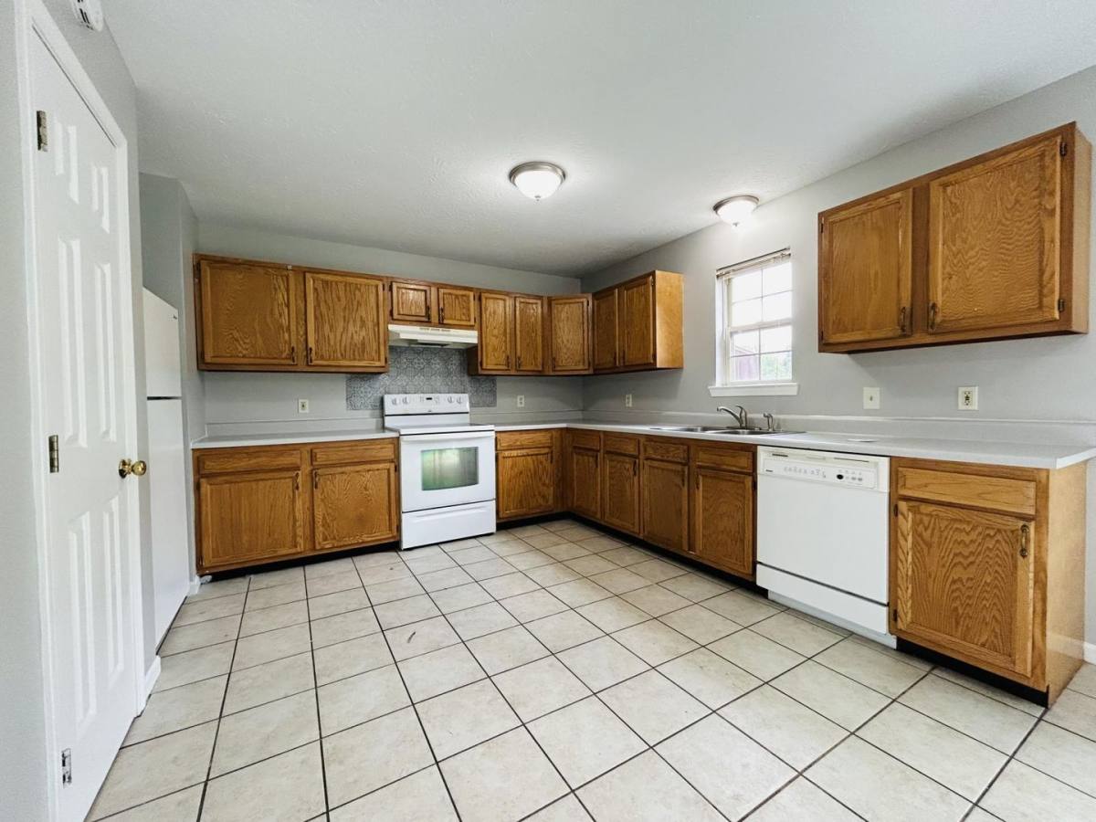 Apartment for rent at 13 -15 Shenandoah Dr, Florence, KY 41042